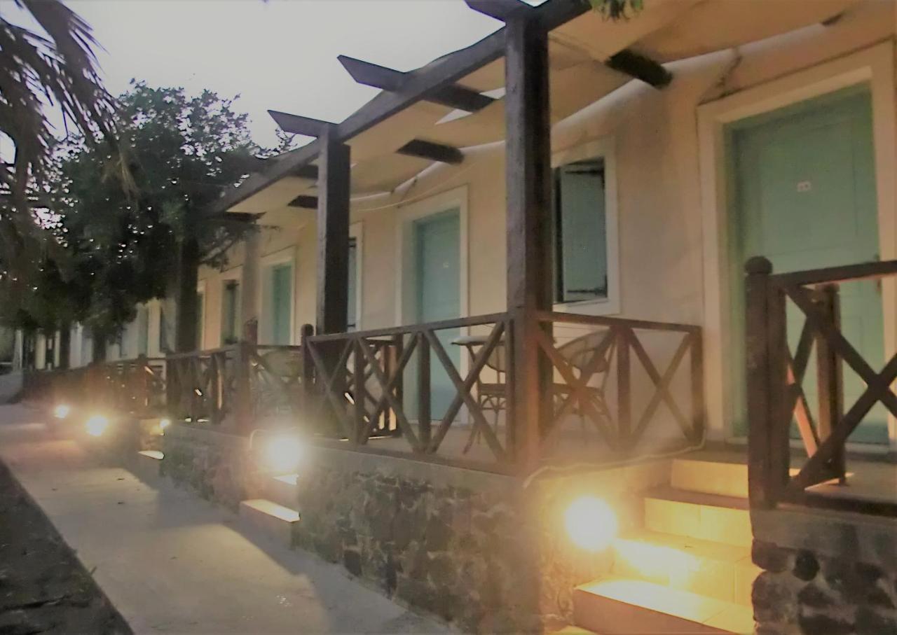 Santorini Camping/Rooms 2