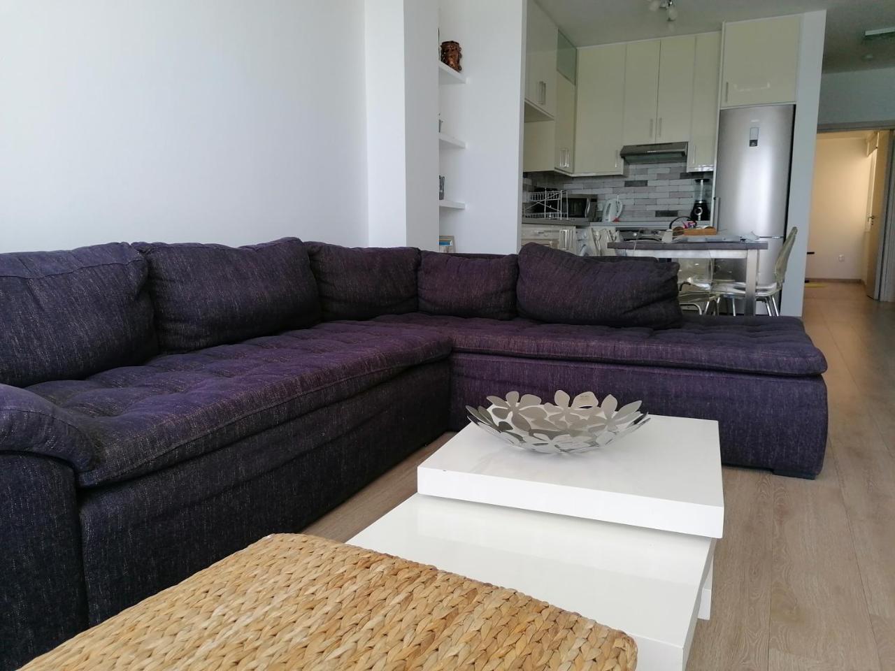 Sunorama Waterfront Apartment 1