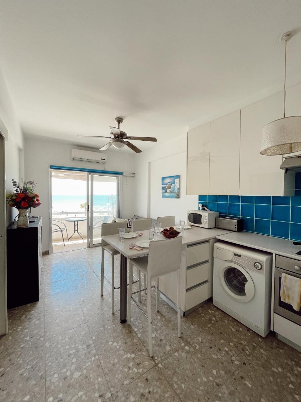 Lovely 1-Bedroom Conto in the Heart of Finikoudes 2