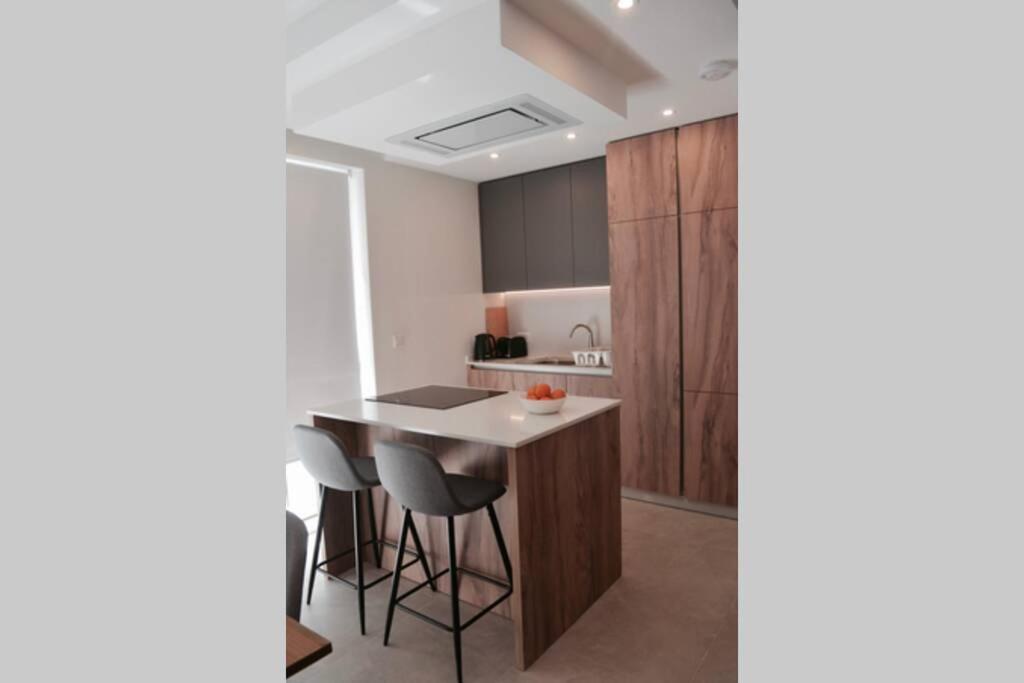 Sliema, Stylish 2 Bedroom Apartment with Parking 1