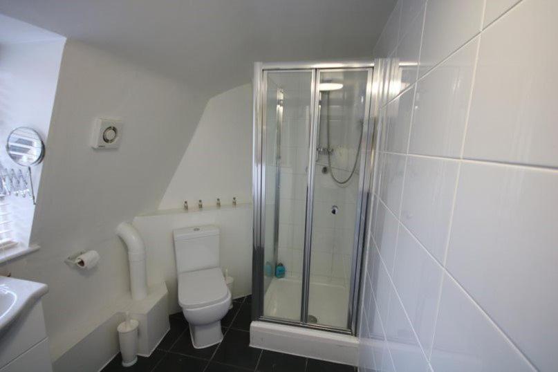 Modern Studio Next To Great Portland Street Station 1