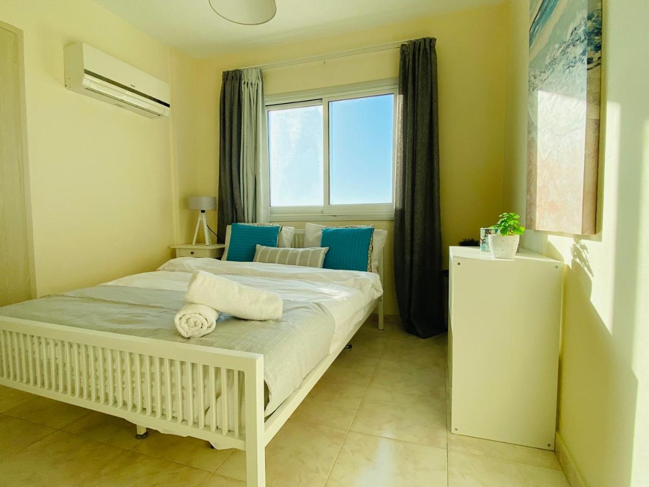 Sunny 2-Br Apartment in Mackenzie 1