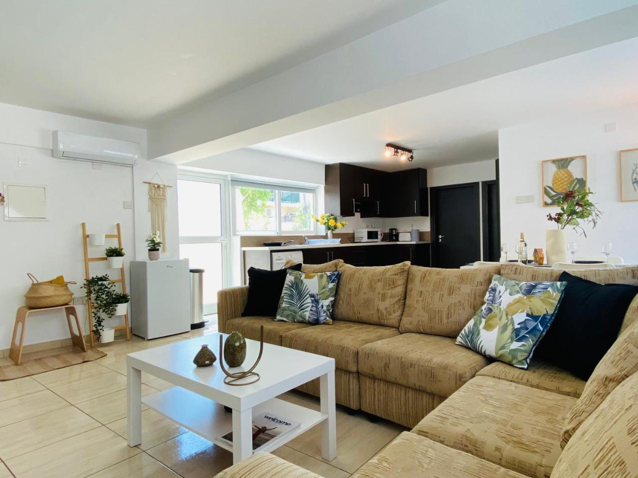 Serena's 2-Br Apartment in Larnaca