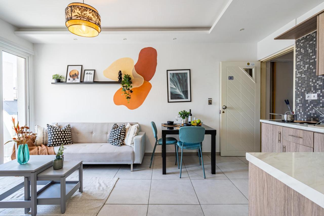 Made with Love 1-Br Apt by Finikoudes Beach 2