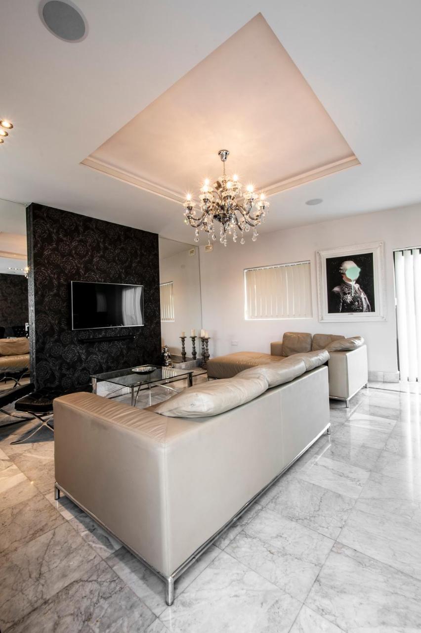 Penthouse Retreat (Adults Only) 2