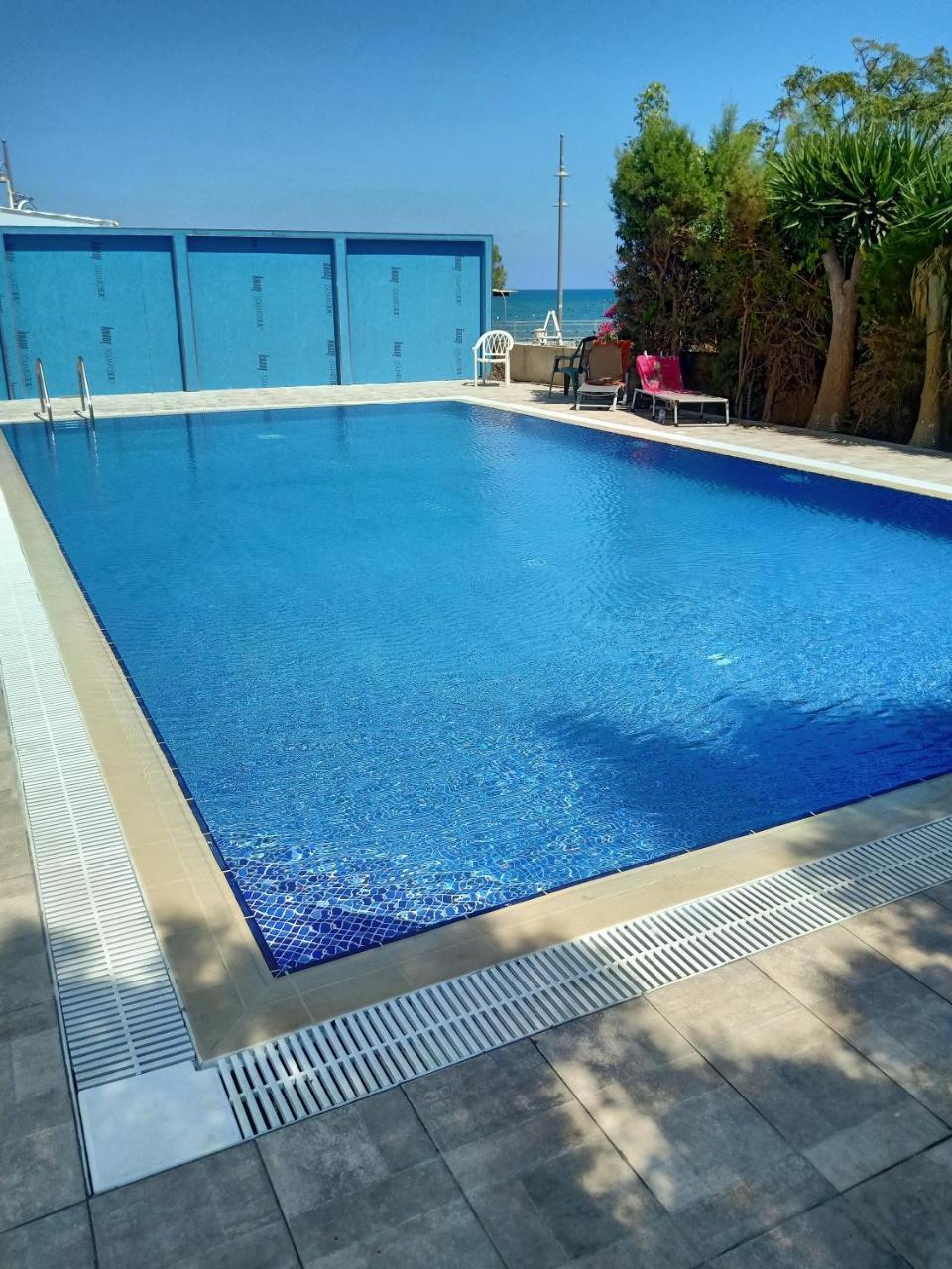 Stelia's Seagate Studio Apt. (Adults Only) 1