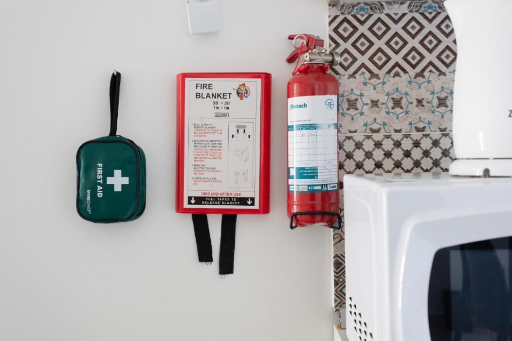 F4 Room 1, Private Double Room with Private Bathroom And Balcony 2