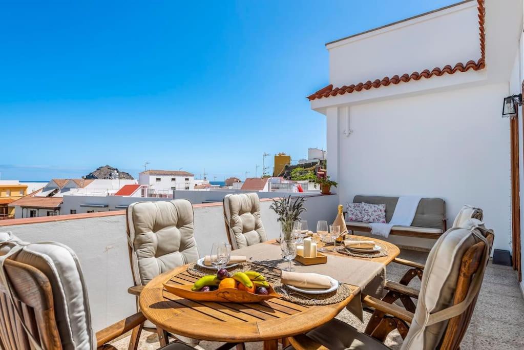 Central Penthouse, Close To the Natural Pools with Big Terrace, Ocean & City View 1