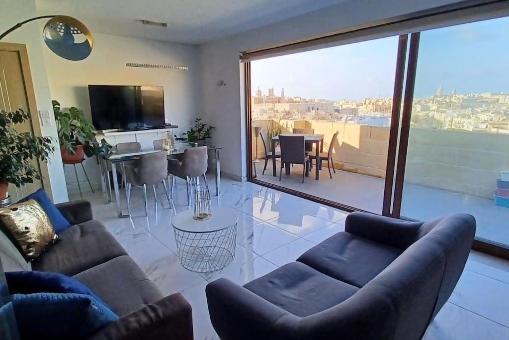 The View Penthouse 2