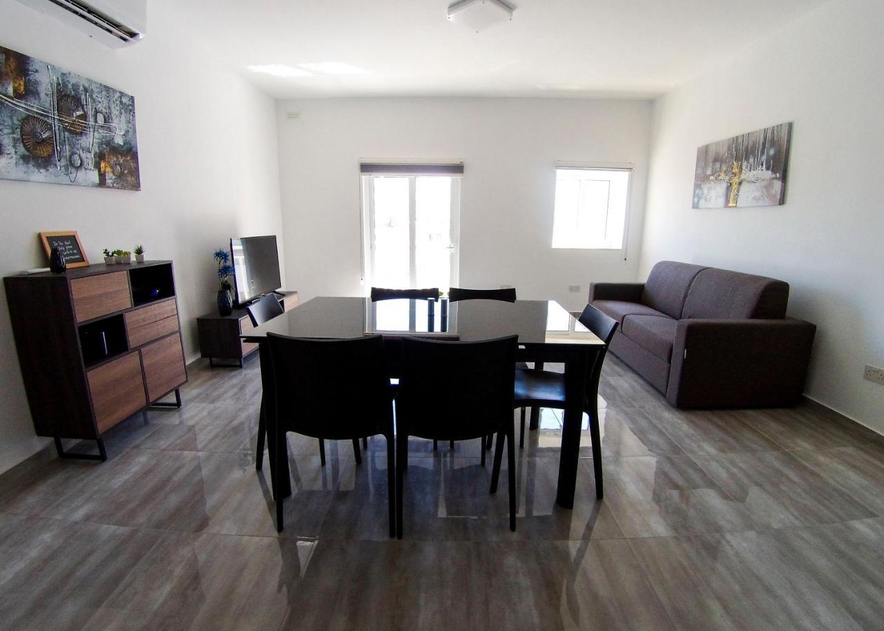 F11 Room 1, Private Double Room with Private Bathroom in Shared Flat 1