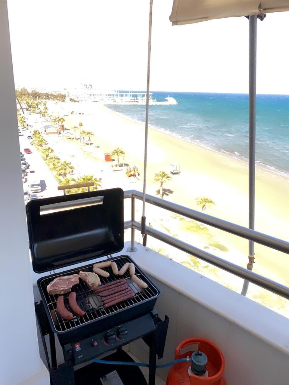 Larnaca Seaview Rooms 2