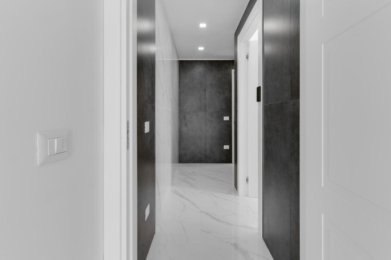 Caralis Suites Rooms 1