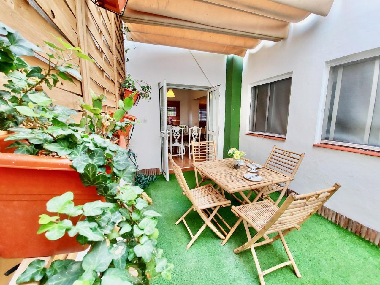 Palm Street Apartment 1