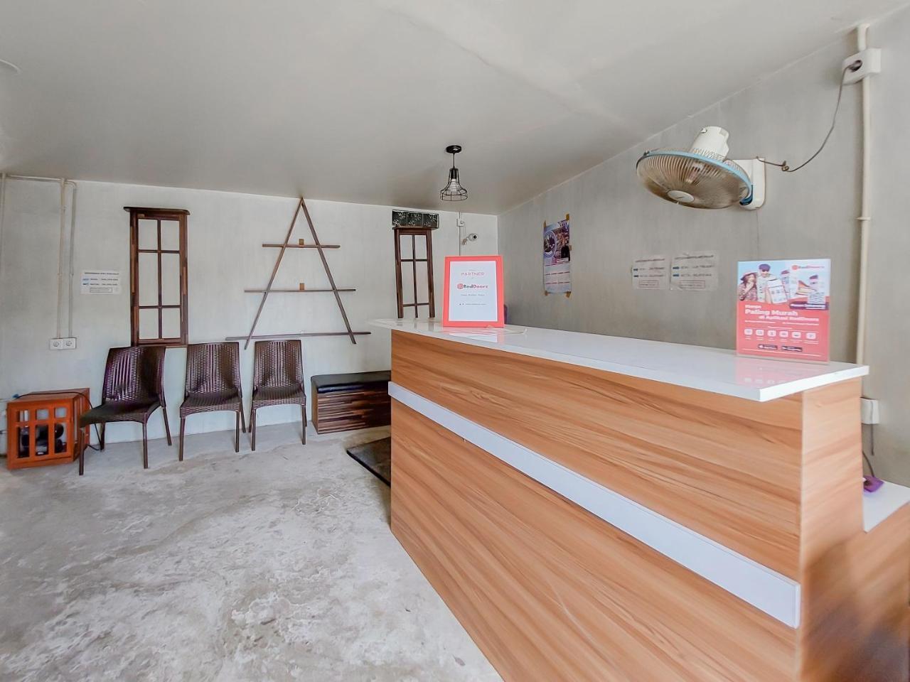 Reddoorz at Cempaka Guesthouse Tarakan 1