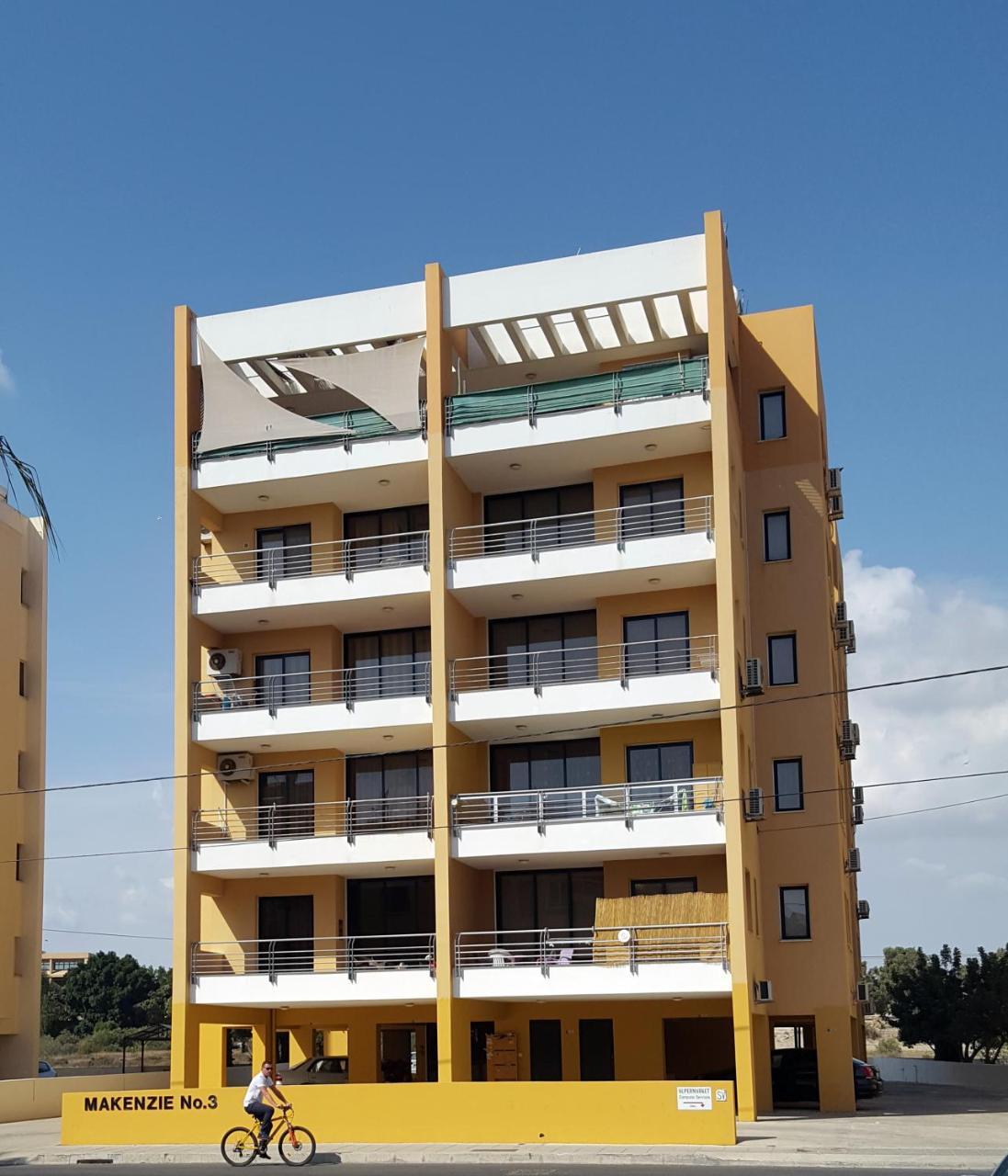 Mirabella Mackenzie 1 Bedroom Flat Near the Sea 1