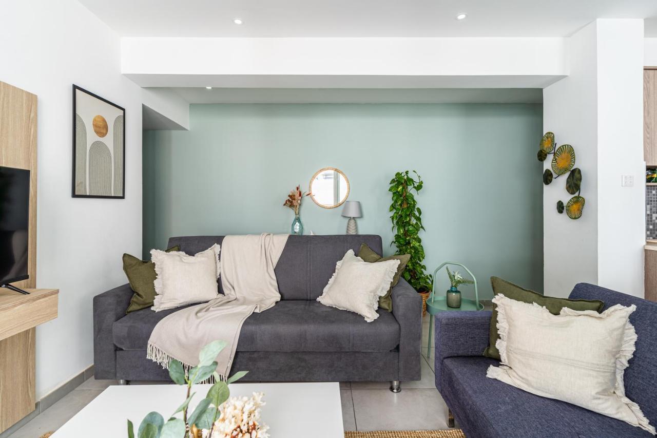 Beach Daze 1-Br Apt by Finikoudes Beach