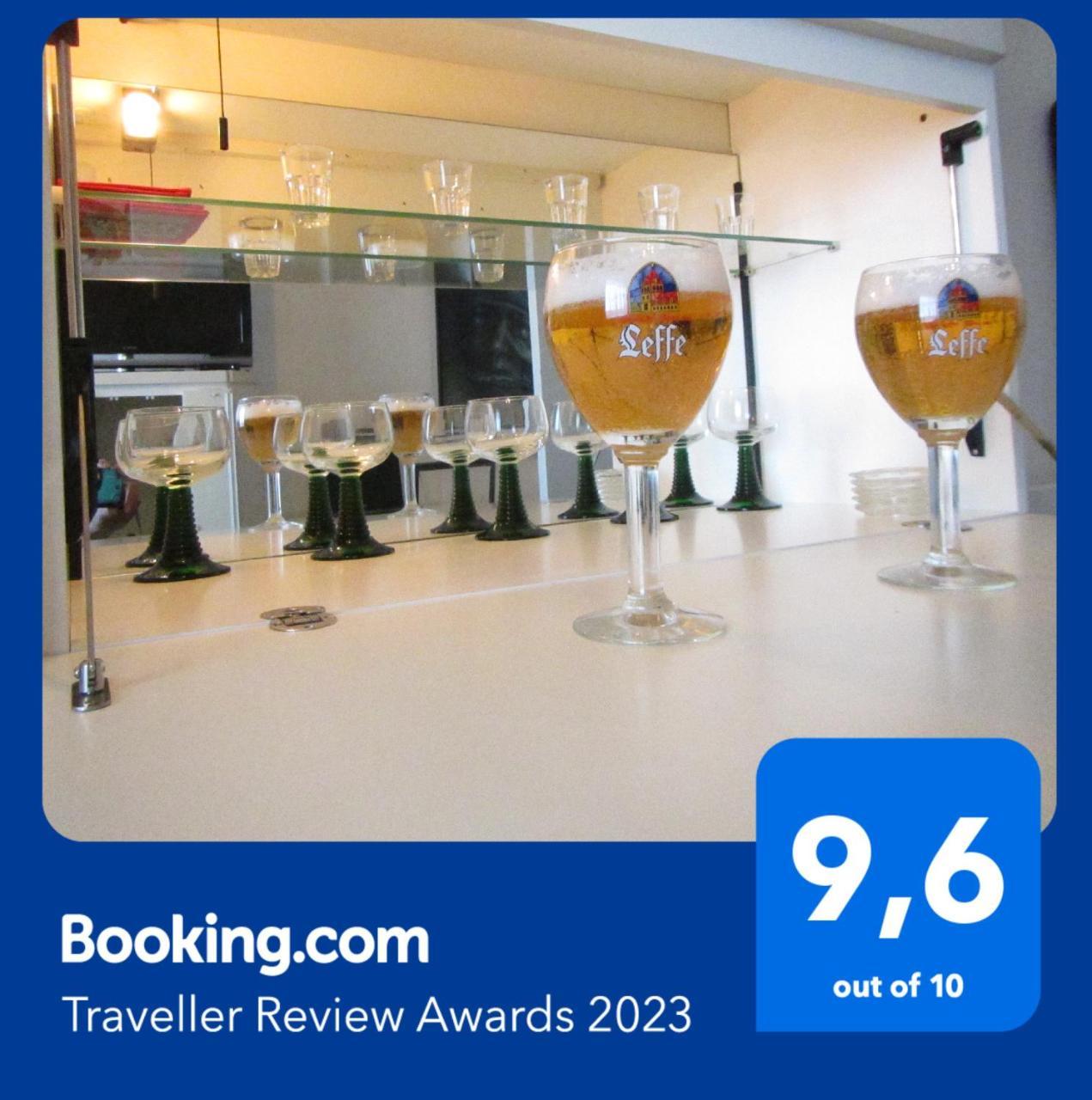 - - - - - Au Sixieme Ciel - - - - - (Adults Only)