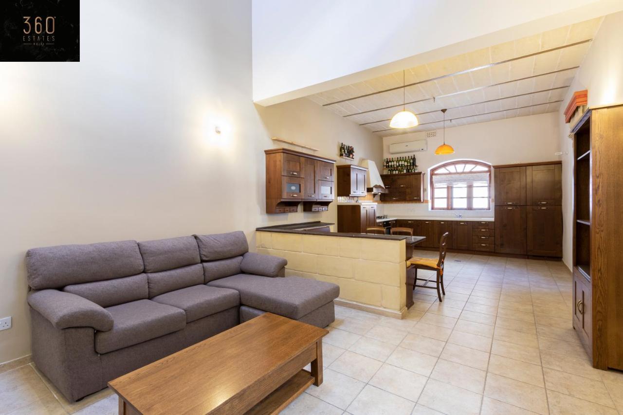 Amazing House in Sliema Central with Bbq & Parking by 360 Estates