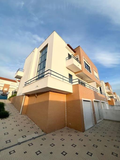 Azambuja Countryside House 2