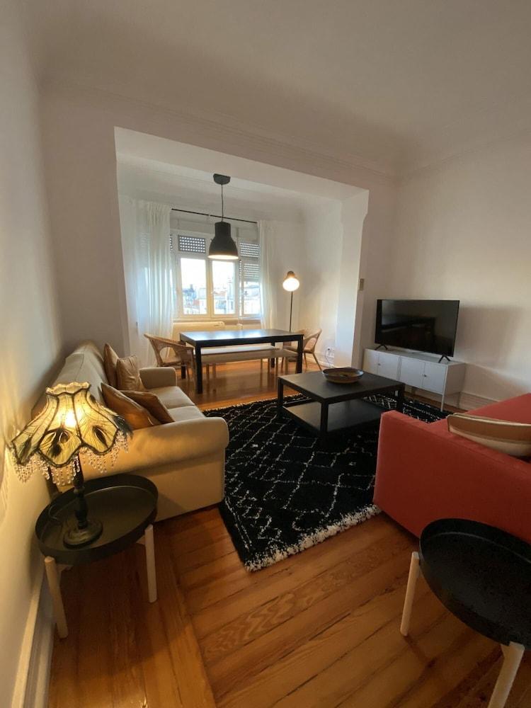 The Blackbird at Liberdade Av 1