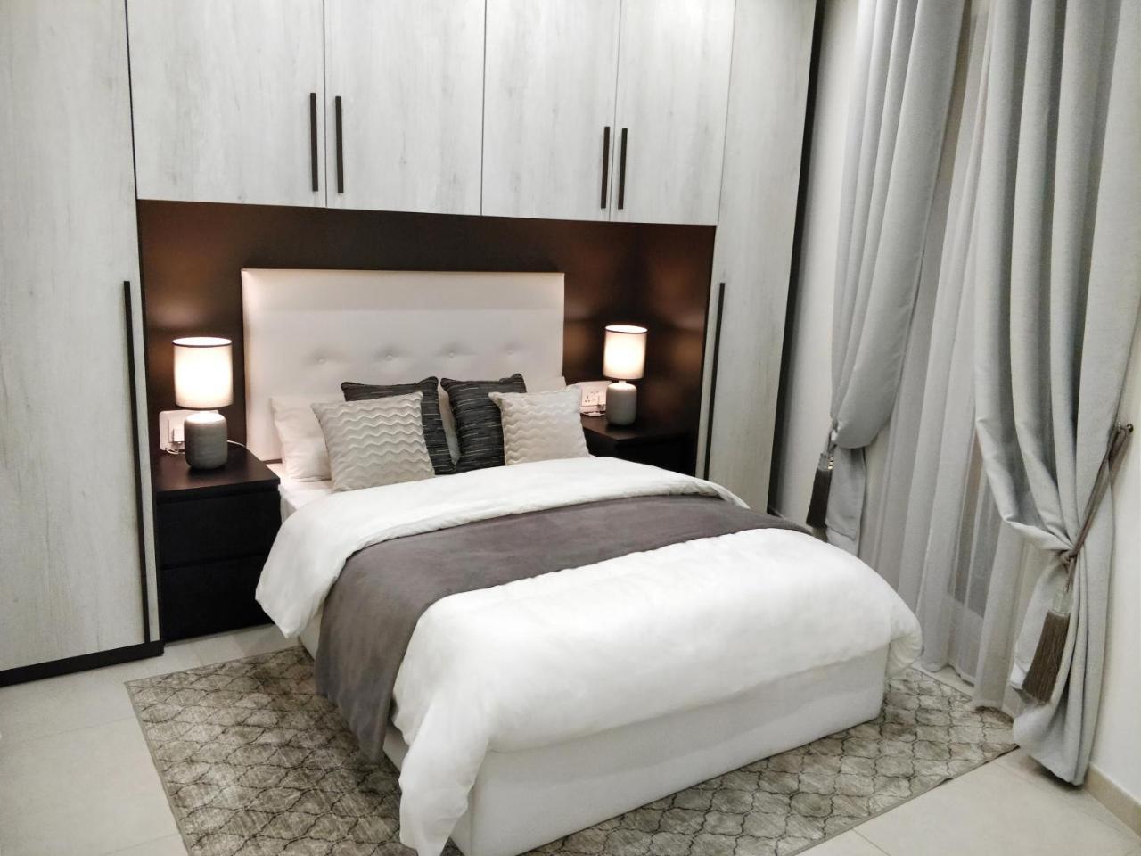 Central Room - Near Valletta & Sliema - Best Bus Lines