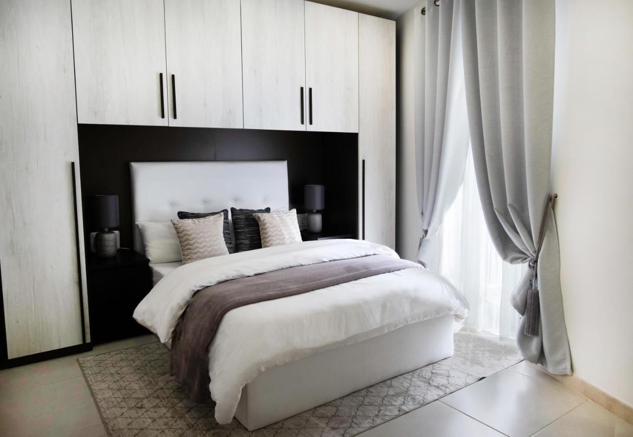 Central Room - Near Valletta & Sliema - Best Bus Lines 2