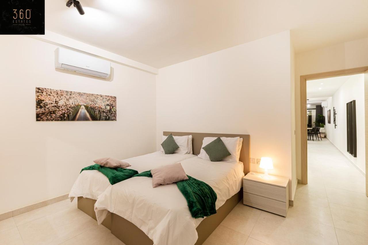 Beautiful, Cozy Apts Just Off the Promenade & Wifi by 360 Estates 1