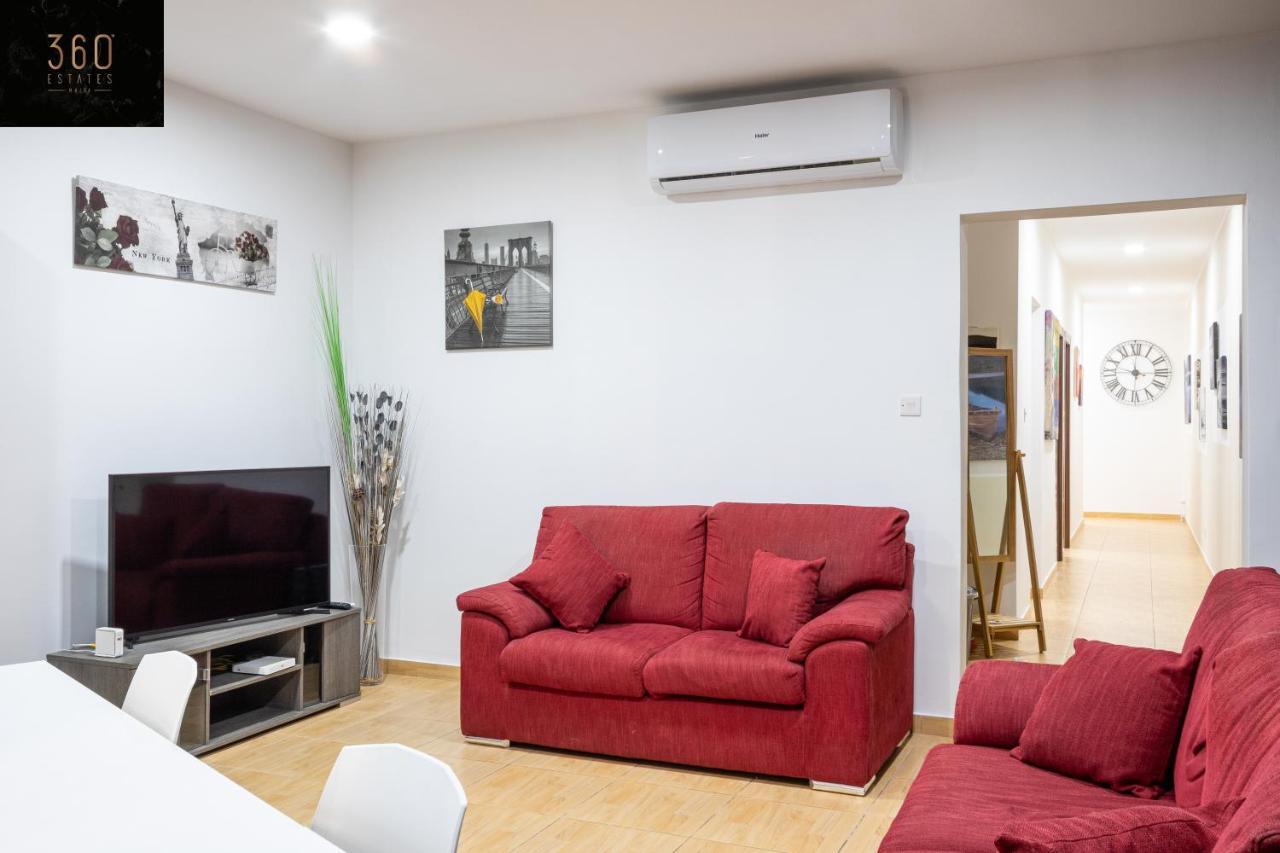 Central House with Living, Fast Internet And Bbq by 360 Estates 1