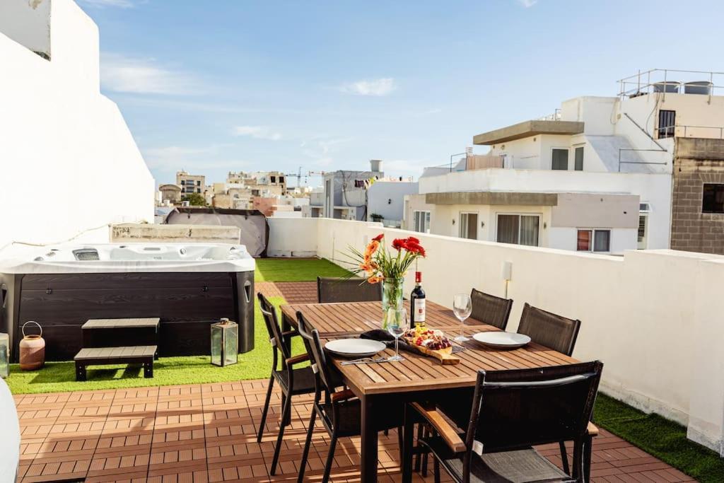 Luxury Designer Penthouse with Private Jacuzzi