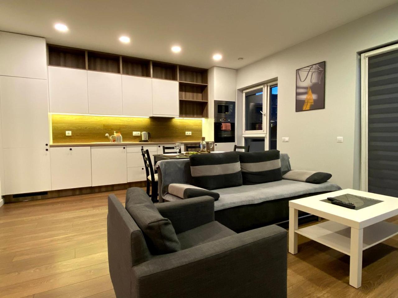 Orsos Spacious Apartment in Vilnius City Center, with Balcony 2