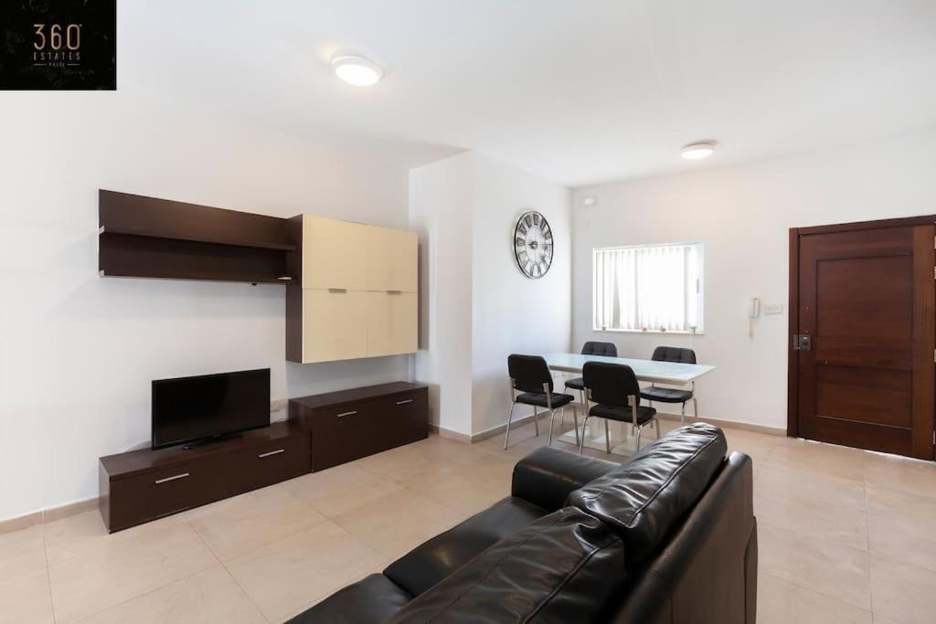 Spacious Central 2br, Just Off Uni & Hospital & Wifi by 360 Estates 2