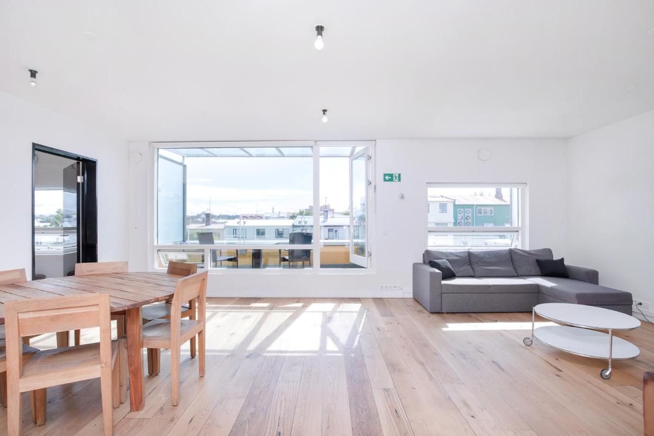 Penthouse Apartment on the Main Shopping Street 1