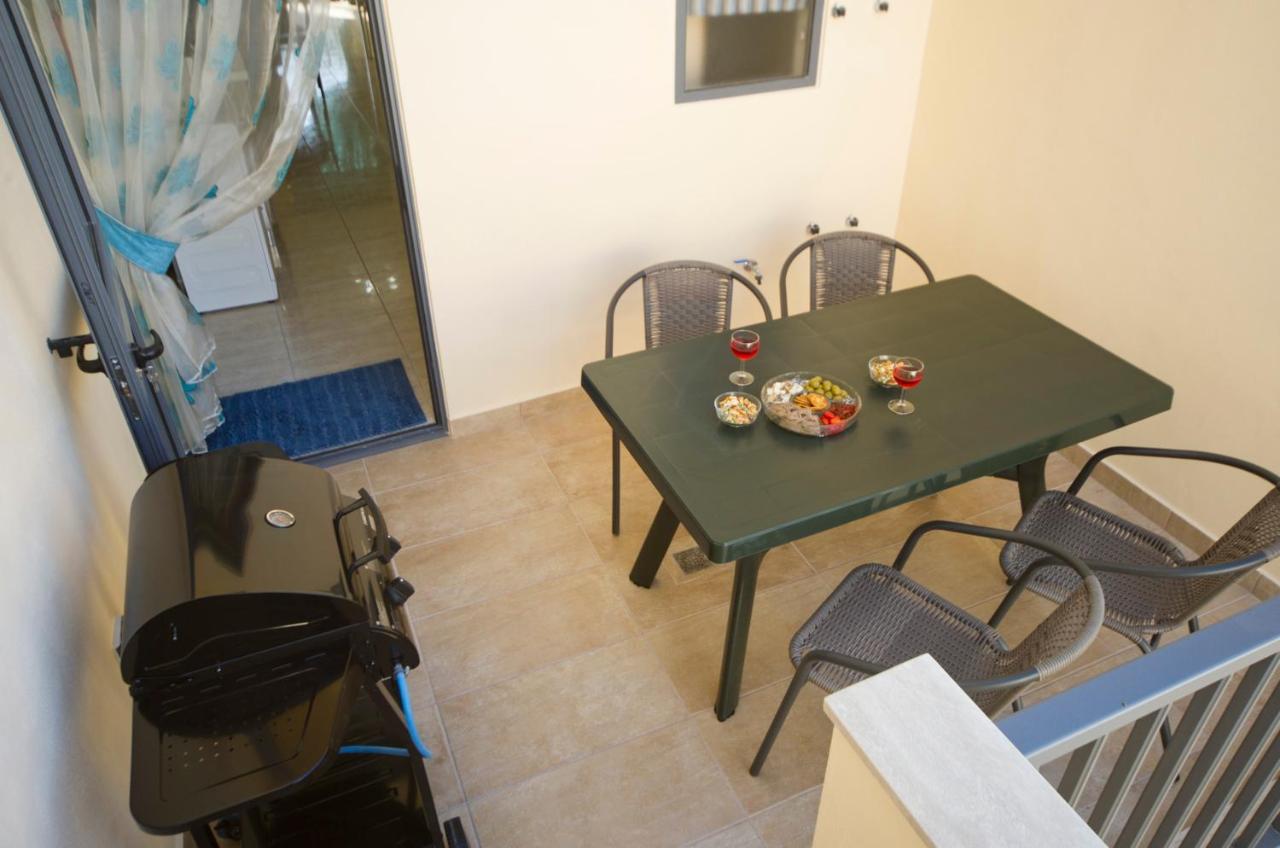 Sliema Duplex 1 Bedroom Apartment with 2 Bathrooms- Sleep 4 2