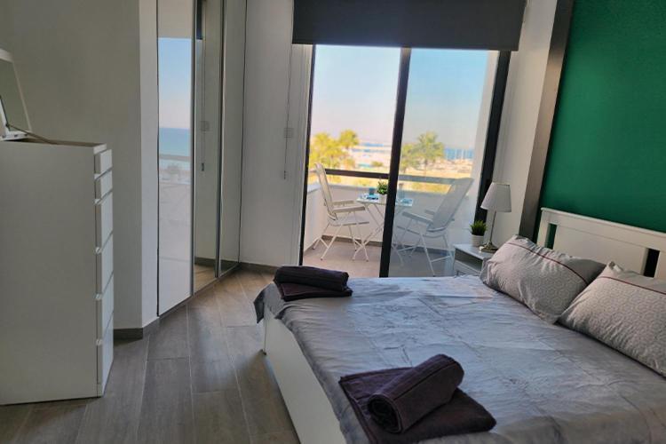 Prime Beachfront Apartment on Larnaca Finikoudes 1