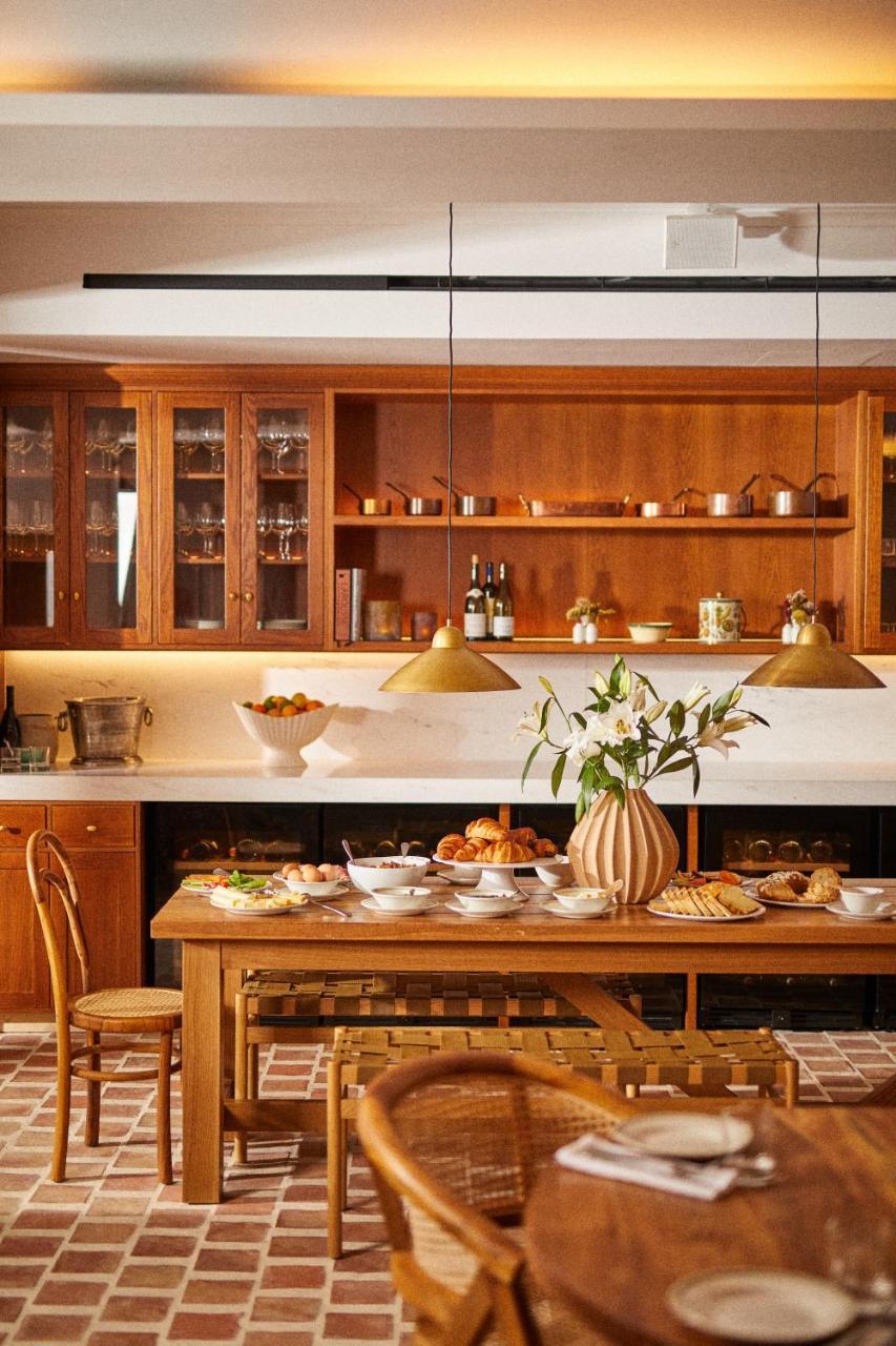 Agora (Adults only) 2