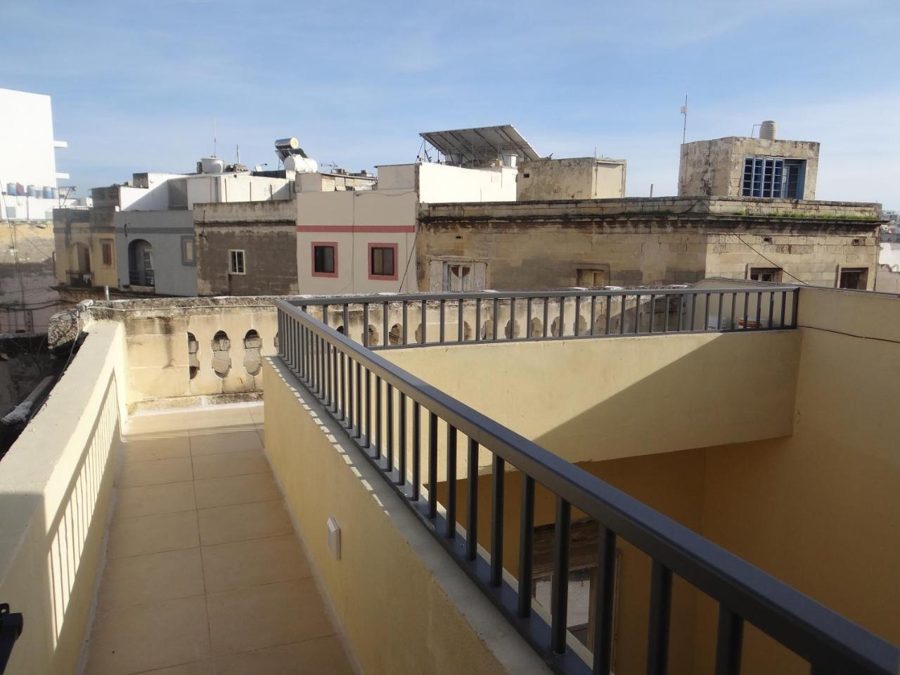 Sb3 - Stylish Penthouse - Superb Location Msida 1