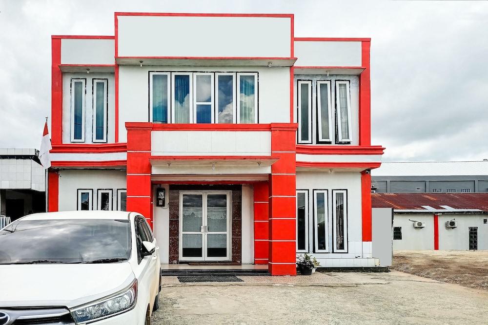 Oyo 91936 Hotel Lima Dara