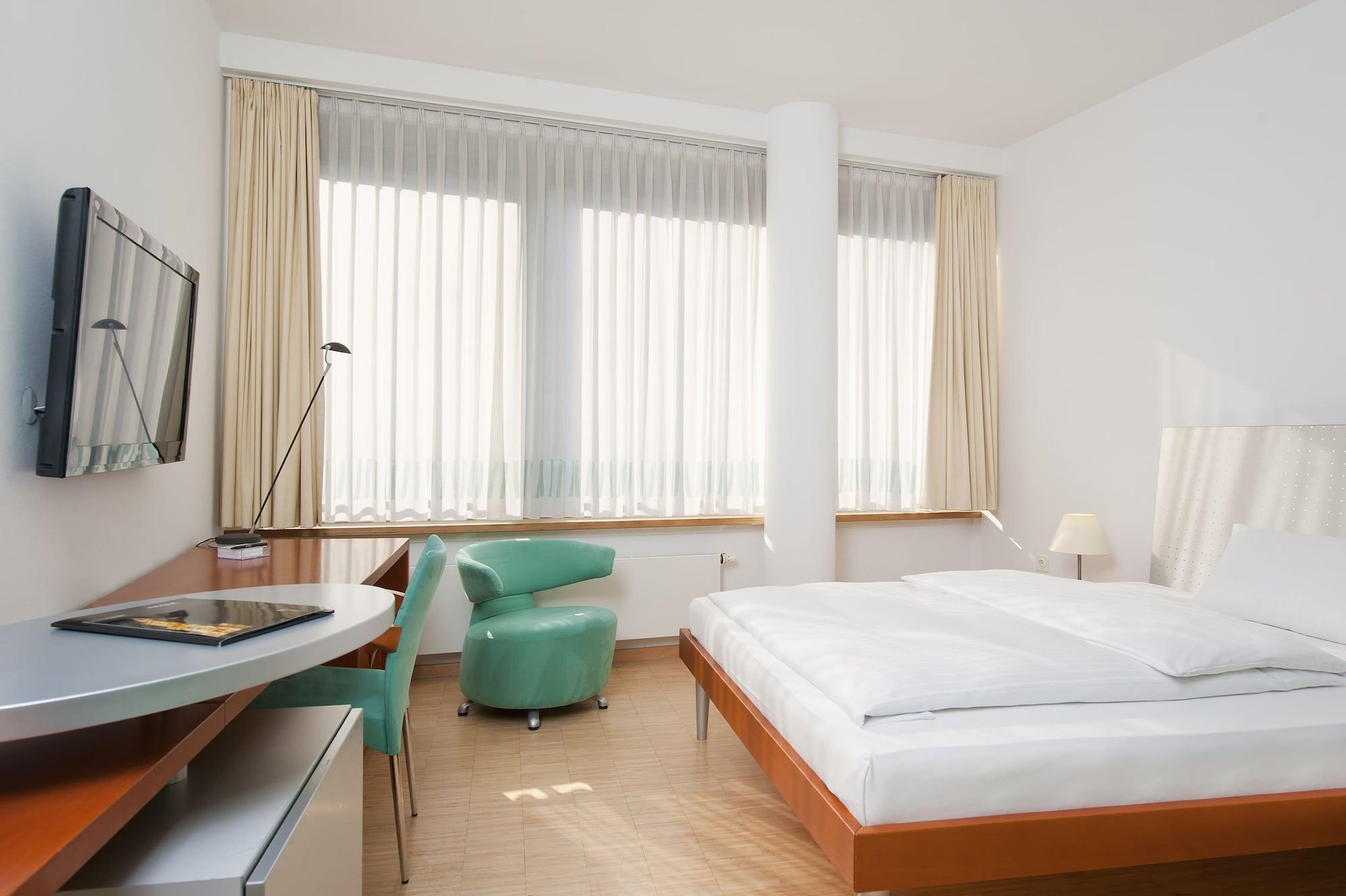 Four Munich Neue Messe