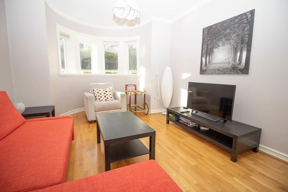 Seafarer Court - Warm And Cozy Apartment