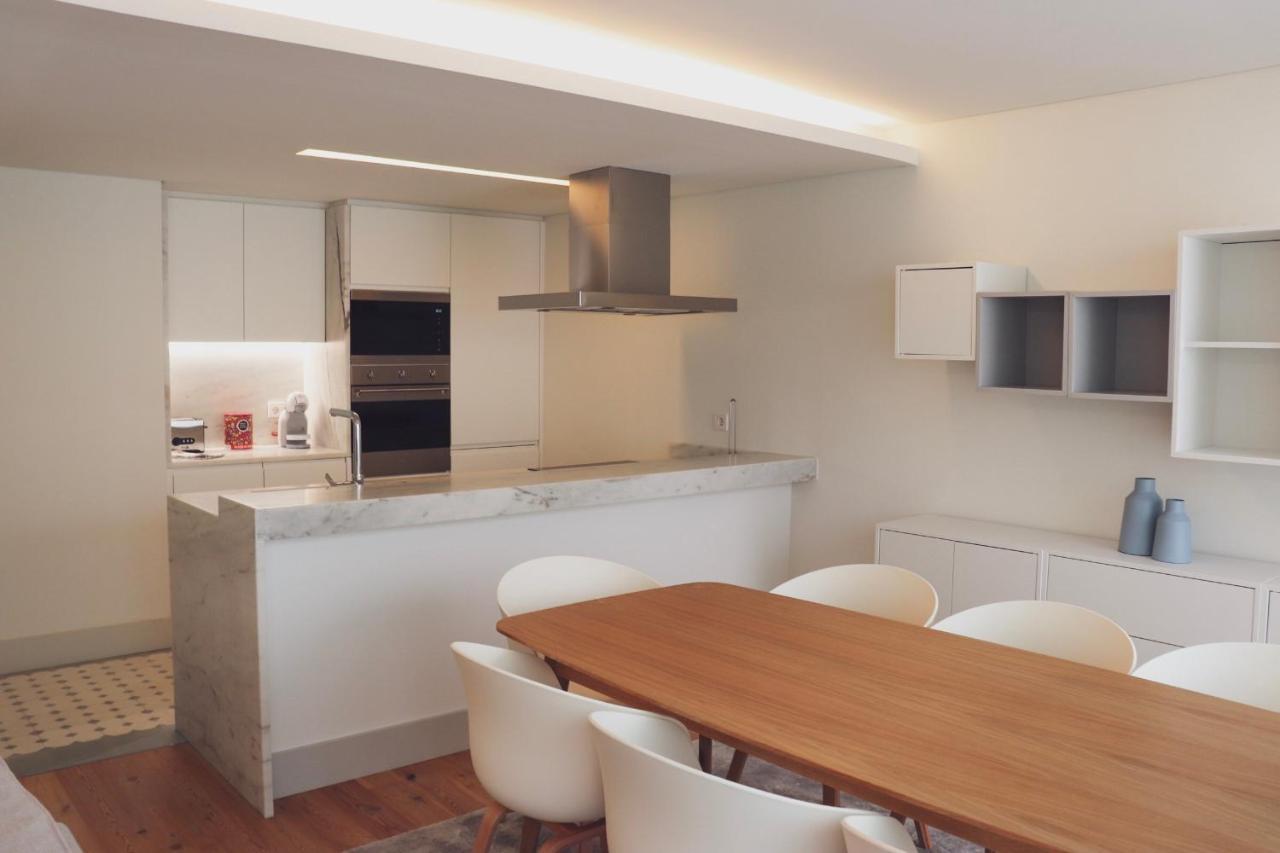 Central Lisbon Balcony Lux Apartment