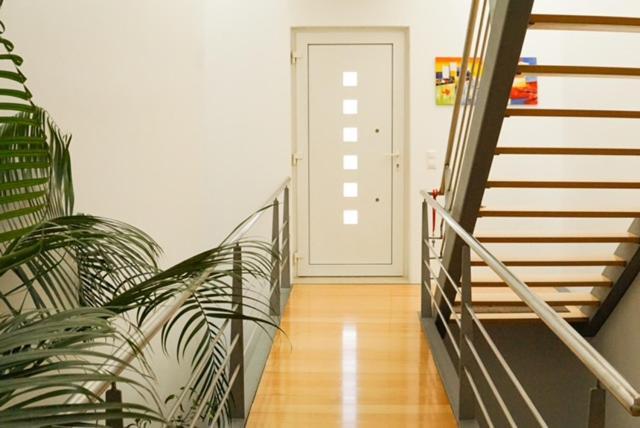 Edles Apartment in Architektenvilla Mit Großem Pool, Sauna, Dachterrasse Und Malerischem Garten 2