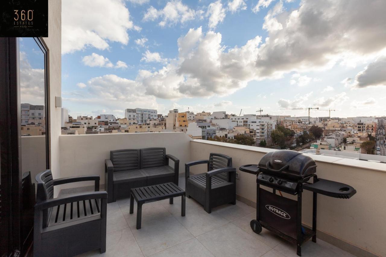 Penthouse with Bbq Kitchen Island & Massive Living Room by 360 Estates