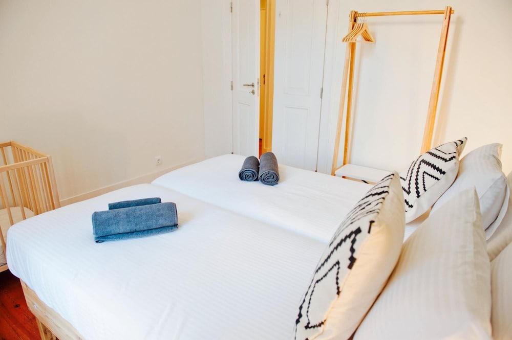 Beautiful Dreamers @ Avenida Liberdade (Cr3d) 1