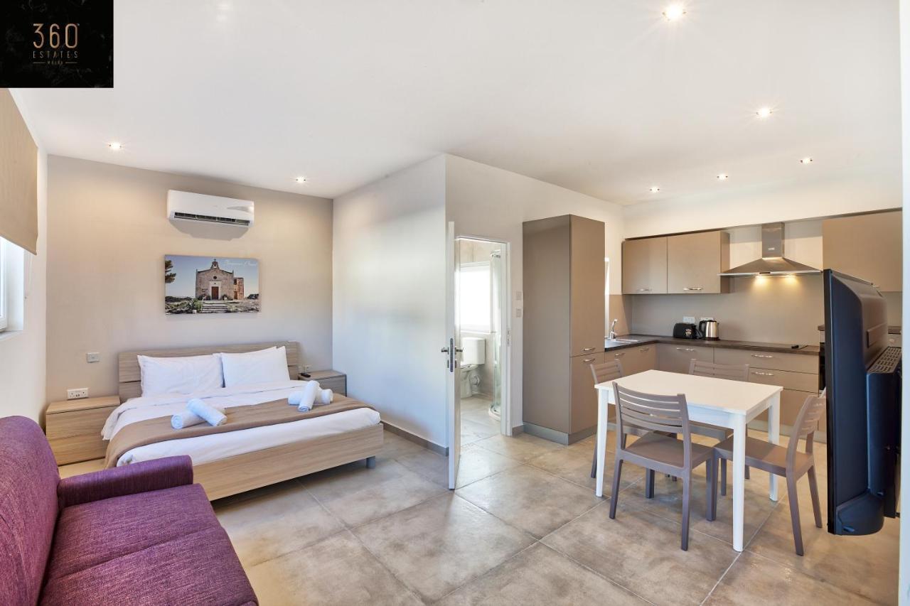 Studio Penthouse, Close To Clubs/Schools W/Wifi