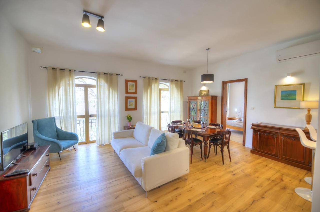 Large And Comfortable 2-Bedroom Apartment in St. Julian's Dbri1-1