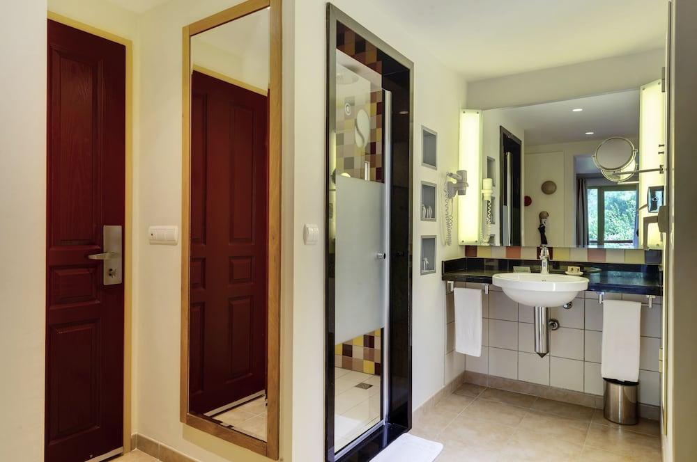 Robinson Camyuva (Adults only) 2