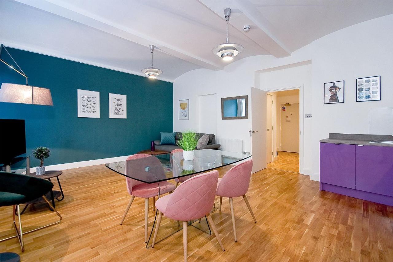 Mulberry Flat 1 - One Bedroom 1st Floor by City Living London 2