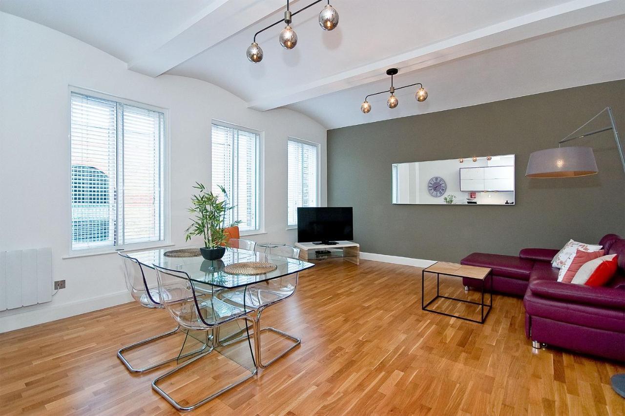 Mulberry Flat 3 - One Bedroom 2nd Floor by City Living London 2