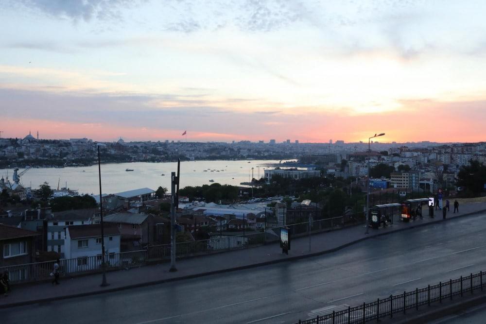 Central Flat W Sea View And Near Galata Tower