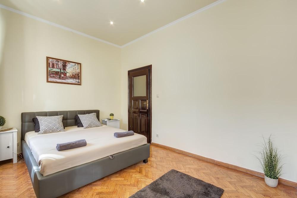 Real Apartments Andrassy 2